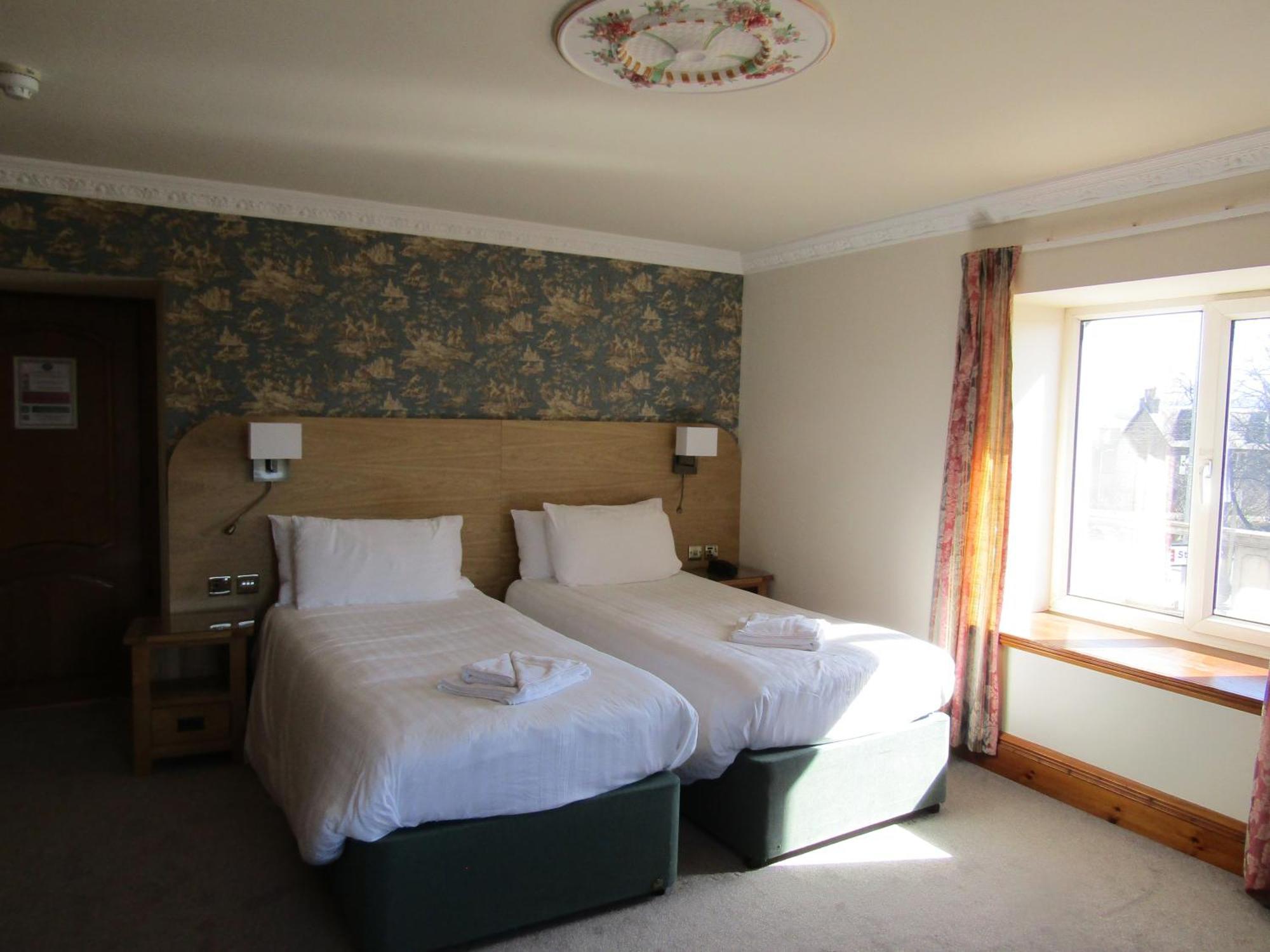 Duke Of Gordon Hotel Kingussie Kültér fotó