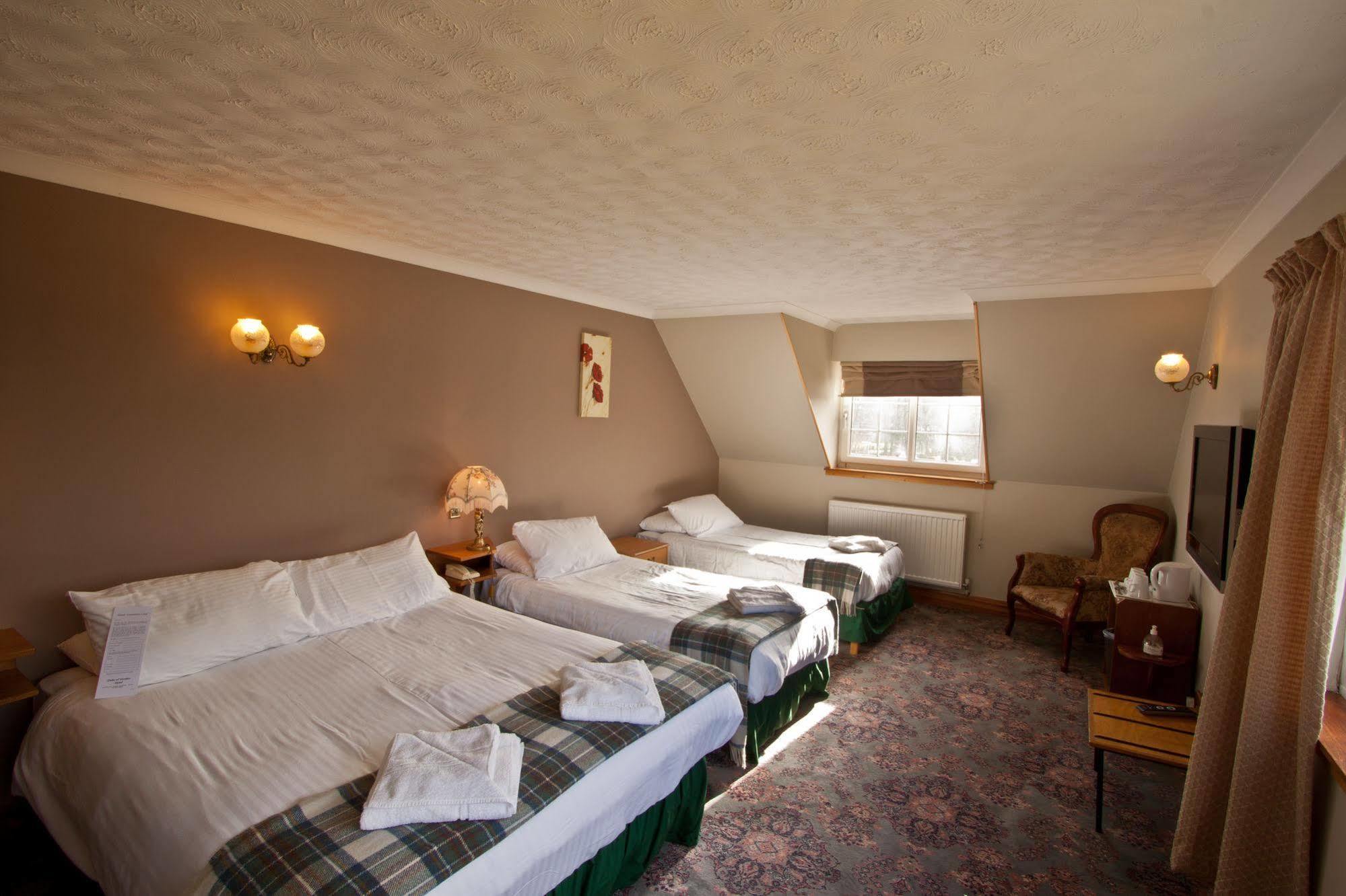Duke Of Gordon Hotel Kingussie Kültér fotó
