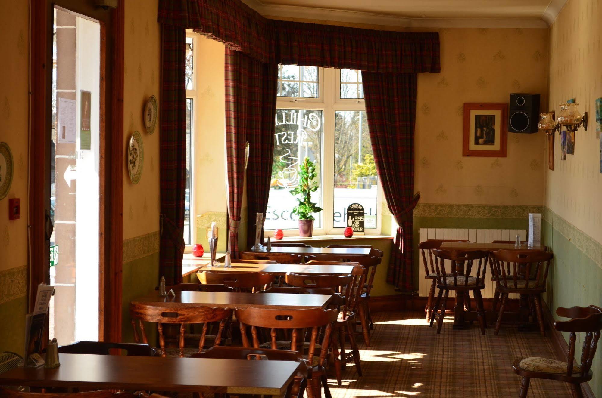 Duke Of Gordon Hotel Kingussie Kültér fotó
